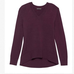 Banana republic v neck soft sweater-XS